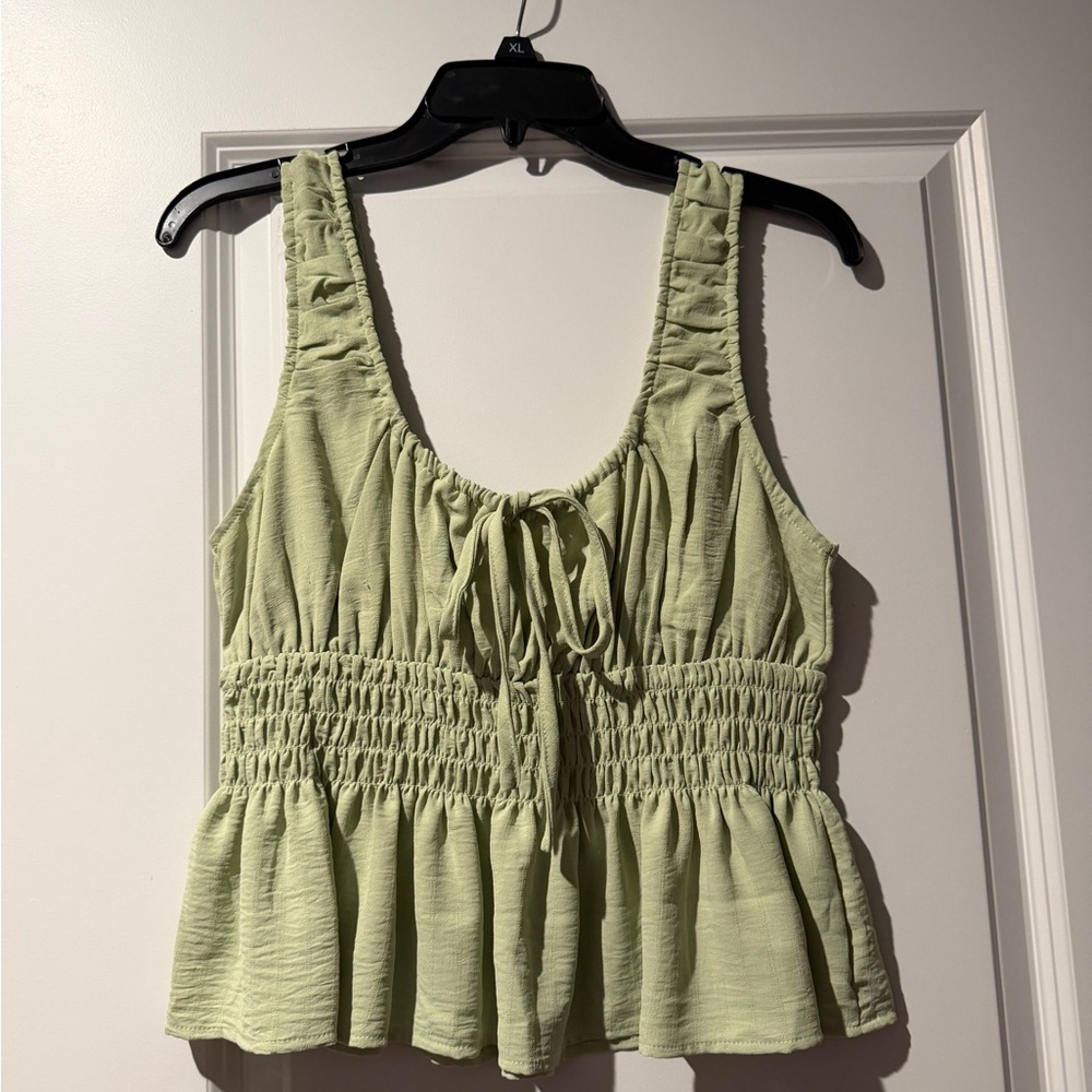 Smocked Waist Light Green Women’s Cropped Tank Top